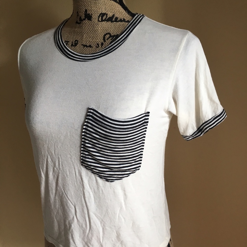 Brandy Melville tee shirt - Picture 2 of 3